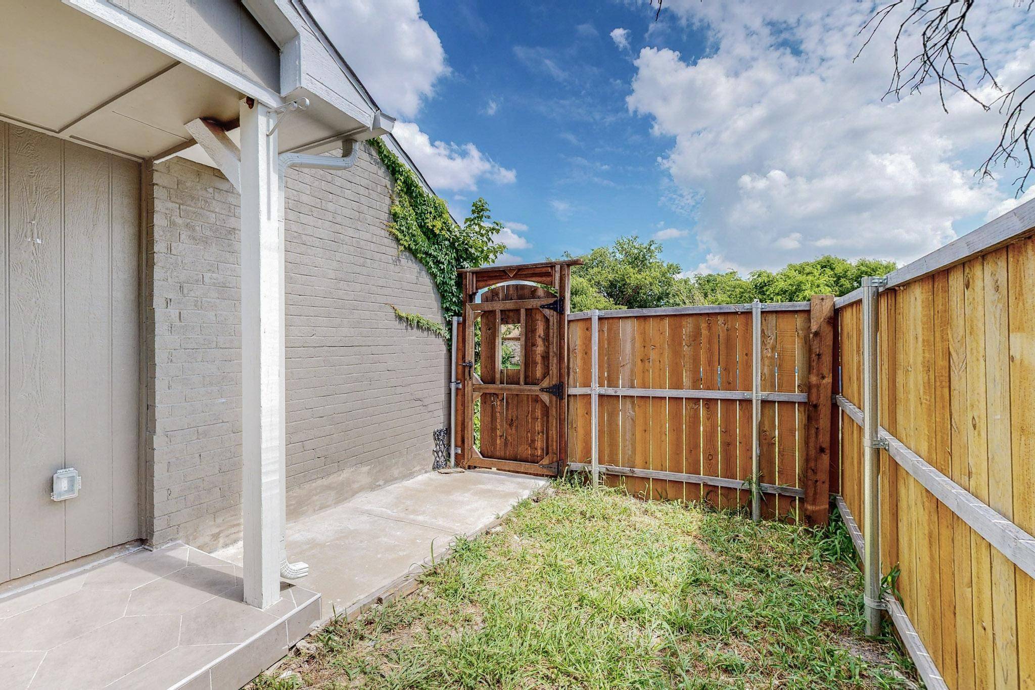The Colony, TX 75056,4451 Chapman ST