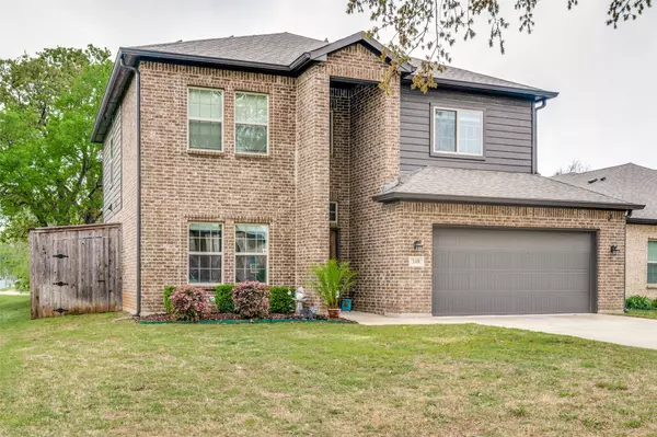 348 E Pecan ST, Hurst, TX 76053