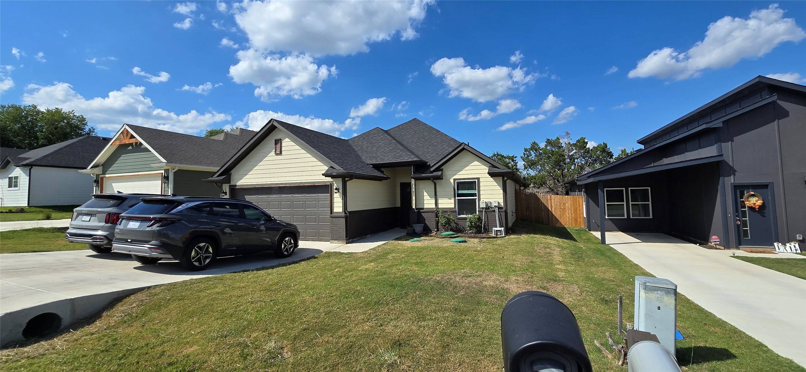 3021 Brazos River DR, Granbury, TX 76048