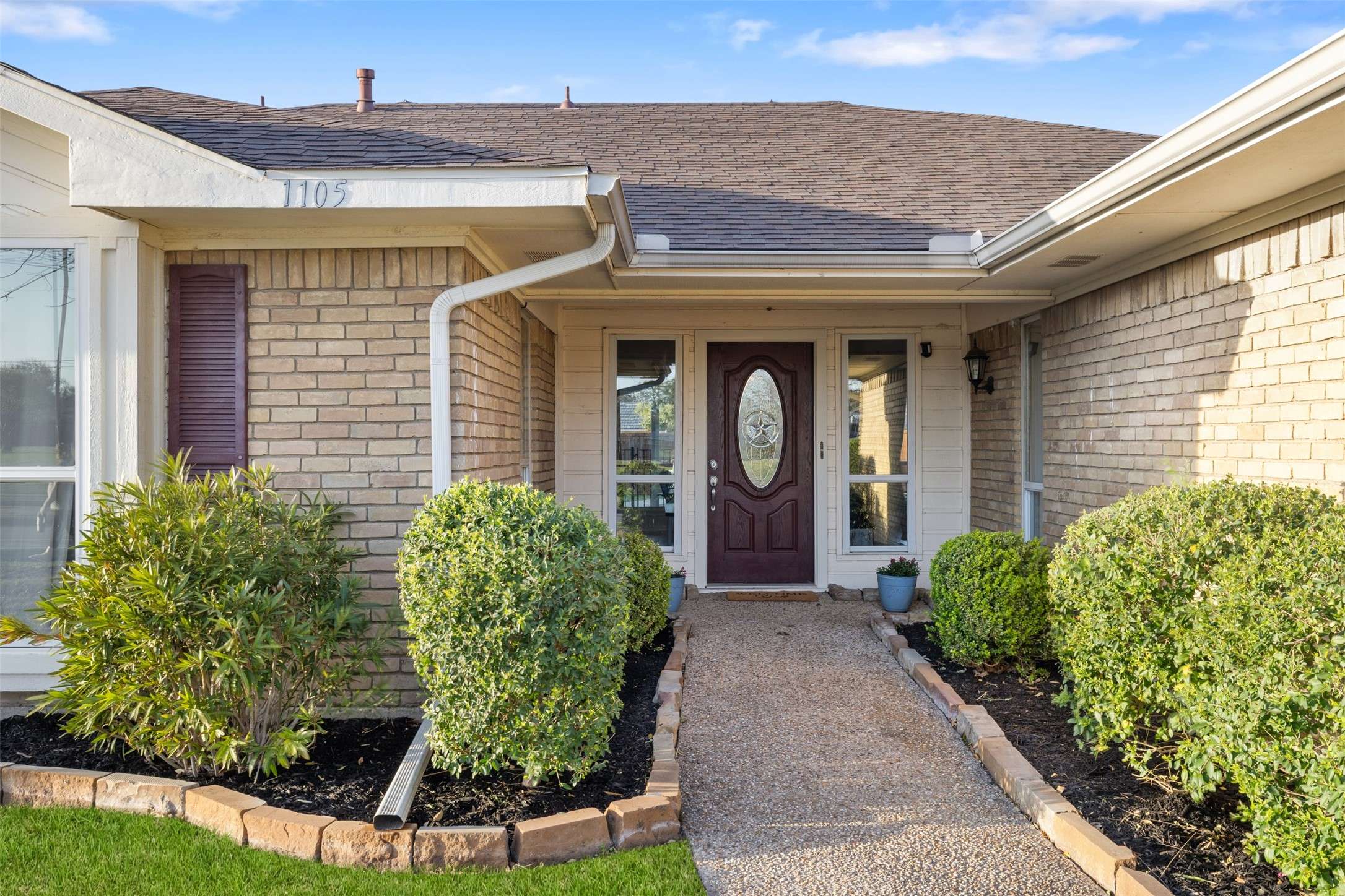 1105 E Spring Valley RD, Richardson, TX 75081