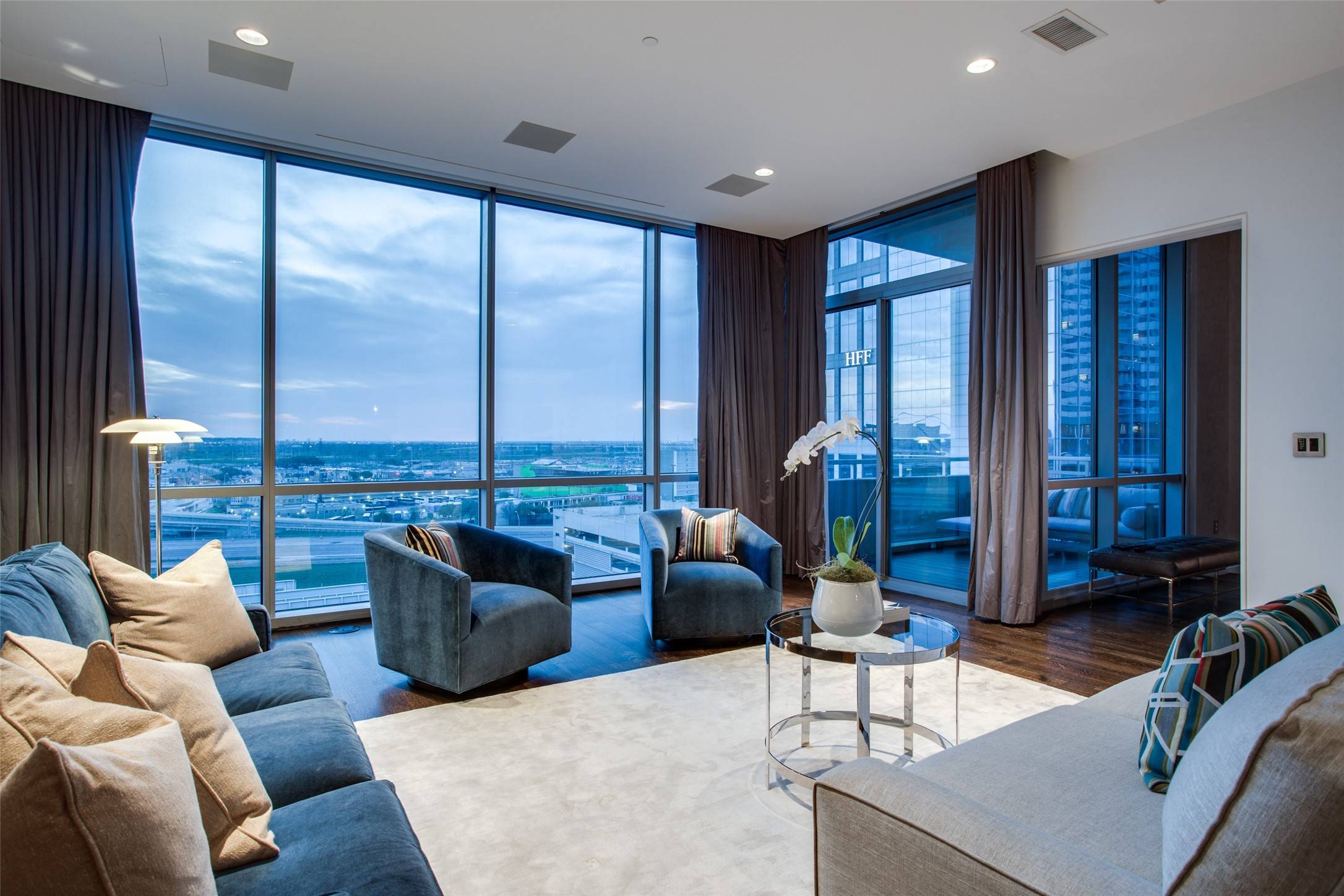 2200 Victory AVE #806, Dallas, TX 75219