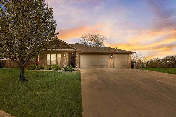 994 Austin LN, Lavon, TX 75166