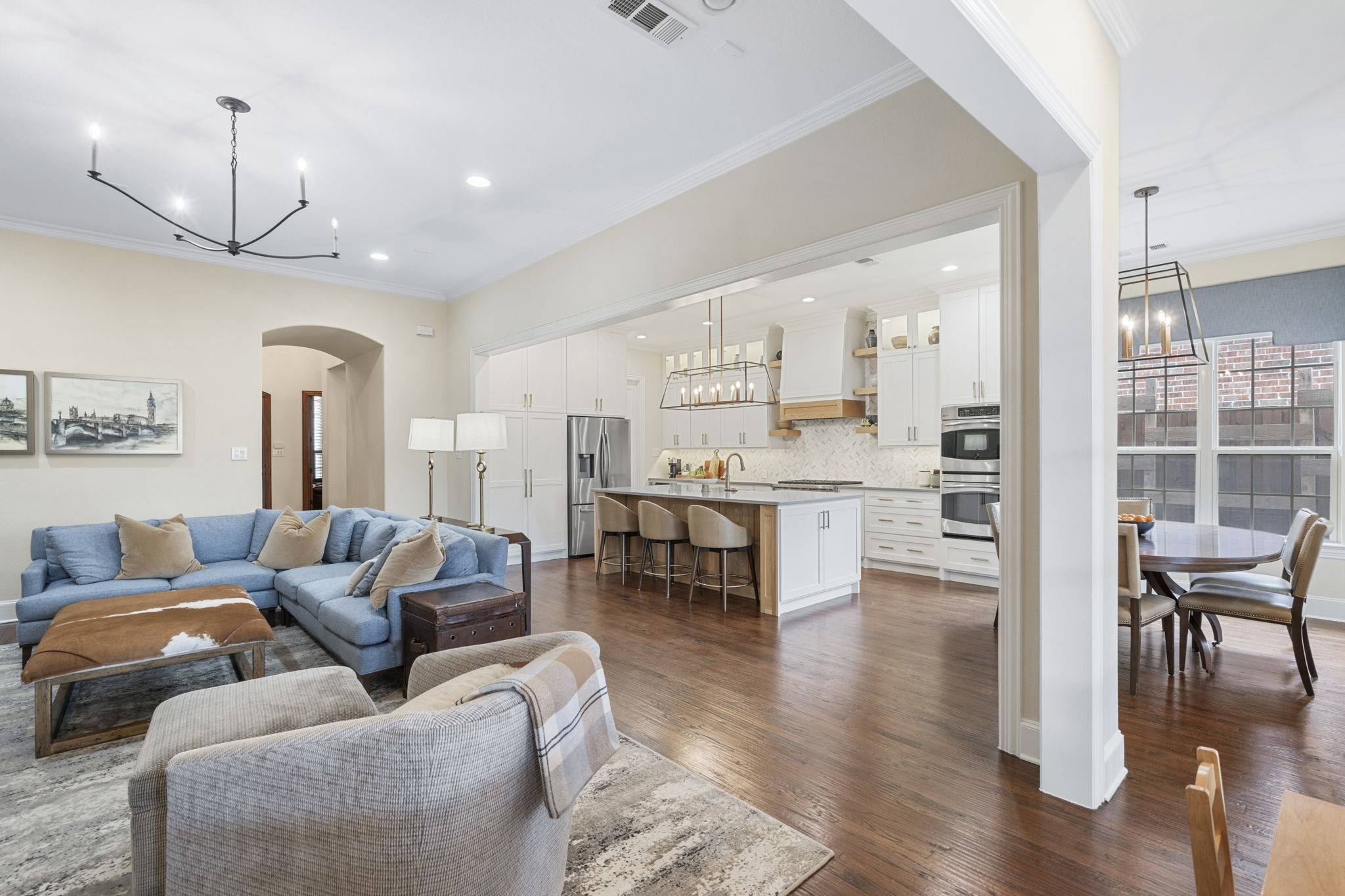 2220 Emerson LN, Carrollton, TX 75010