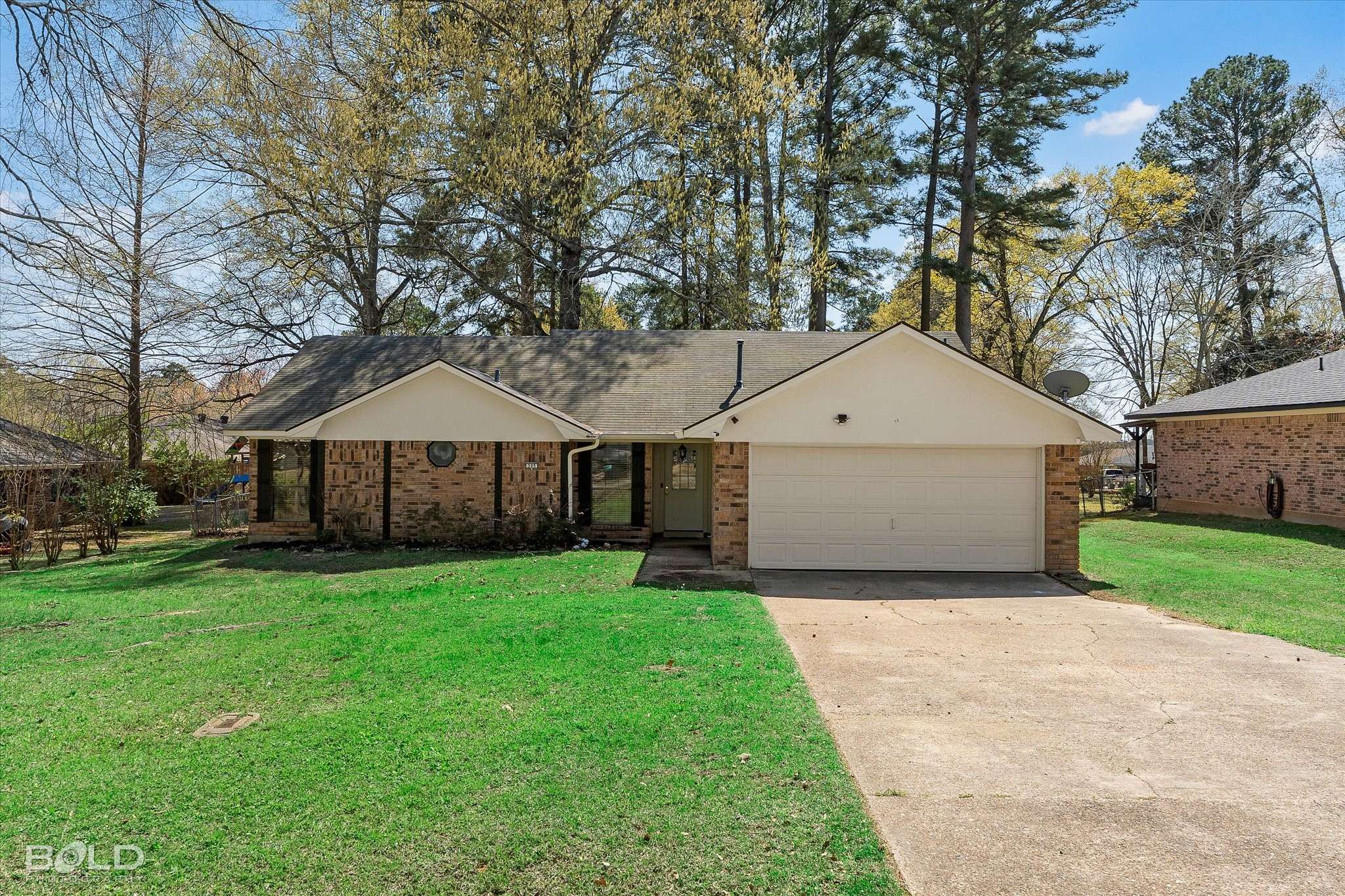 305 Thomas ST, Haughton, LA 71037