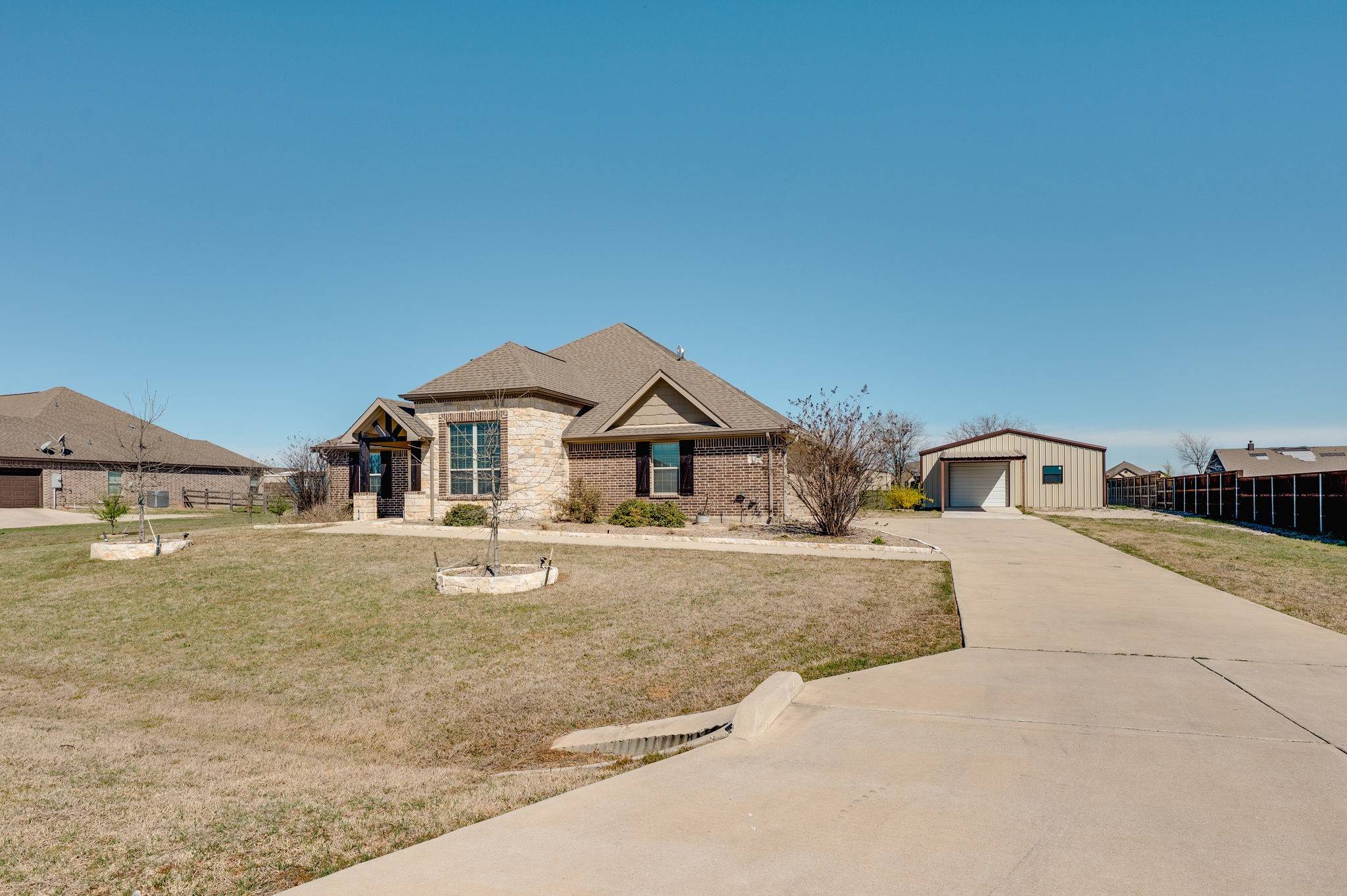 132 Heather LN, Decatur, TX 76234