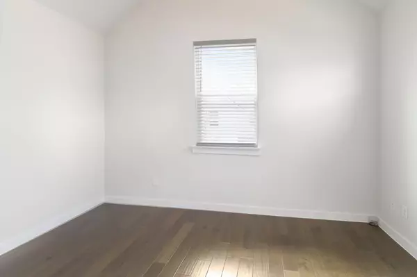 Dallas, TX 75208,1268 Clifftop LN