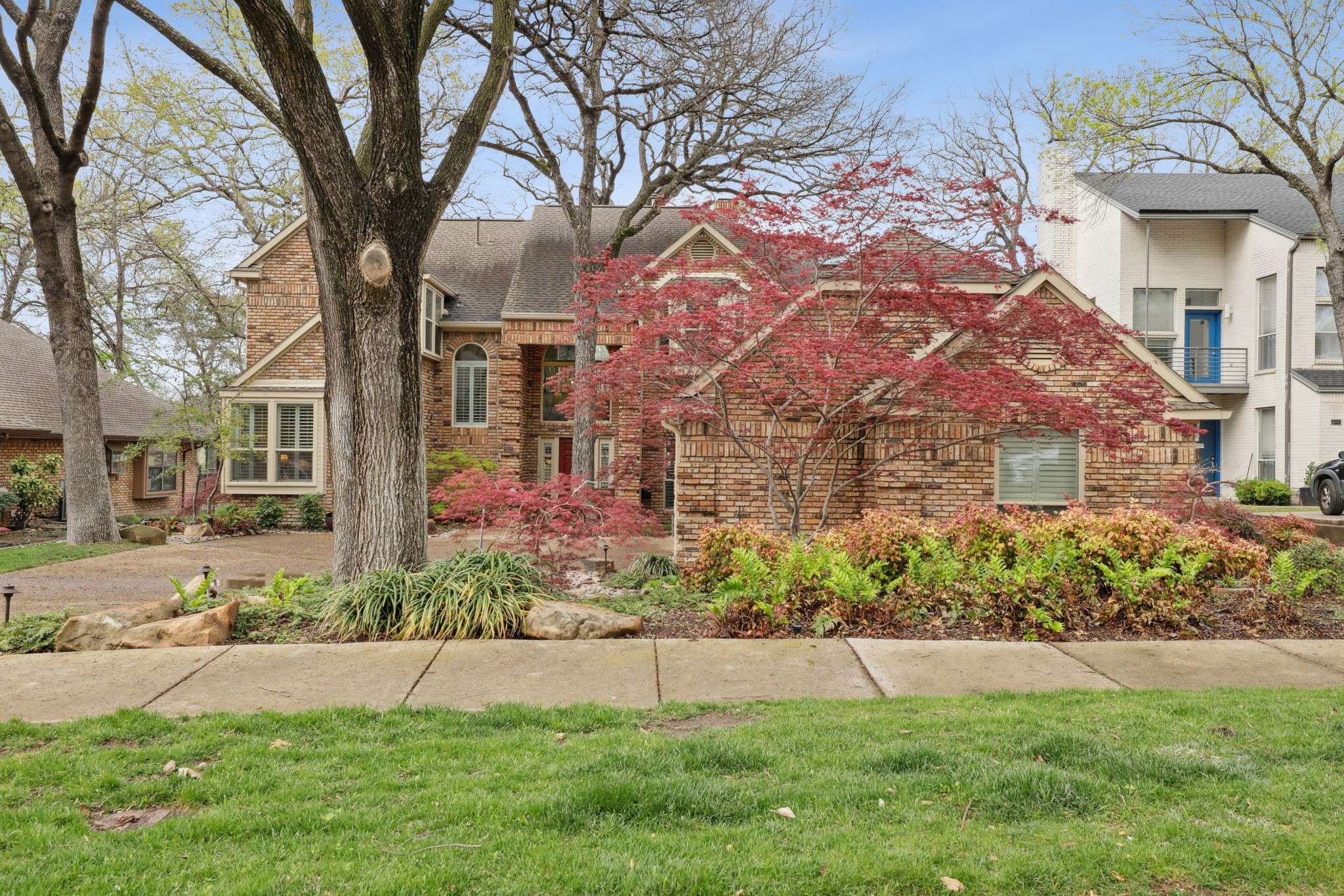 813 Royal Birkdale DR, Garland, TX 75044