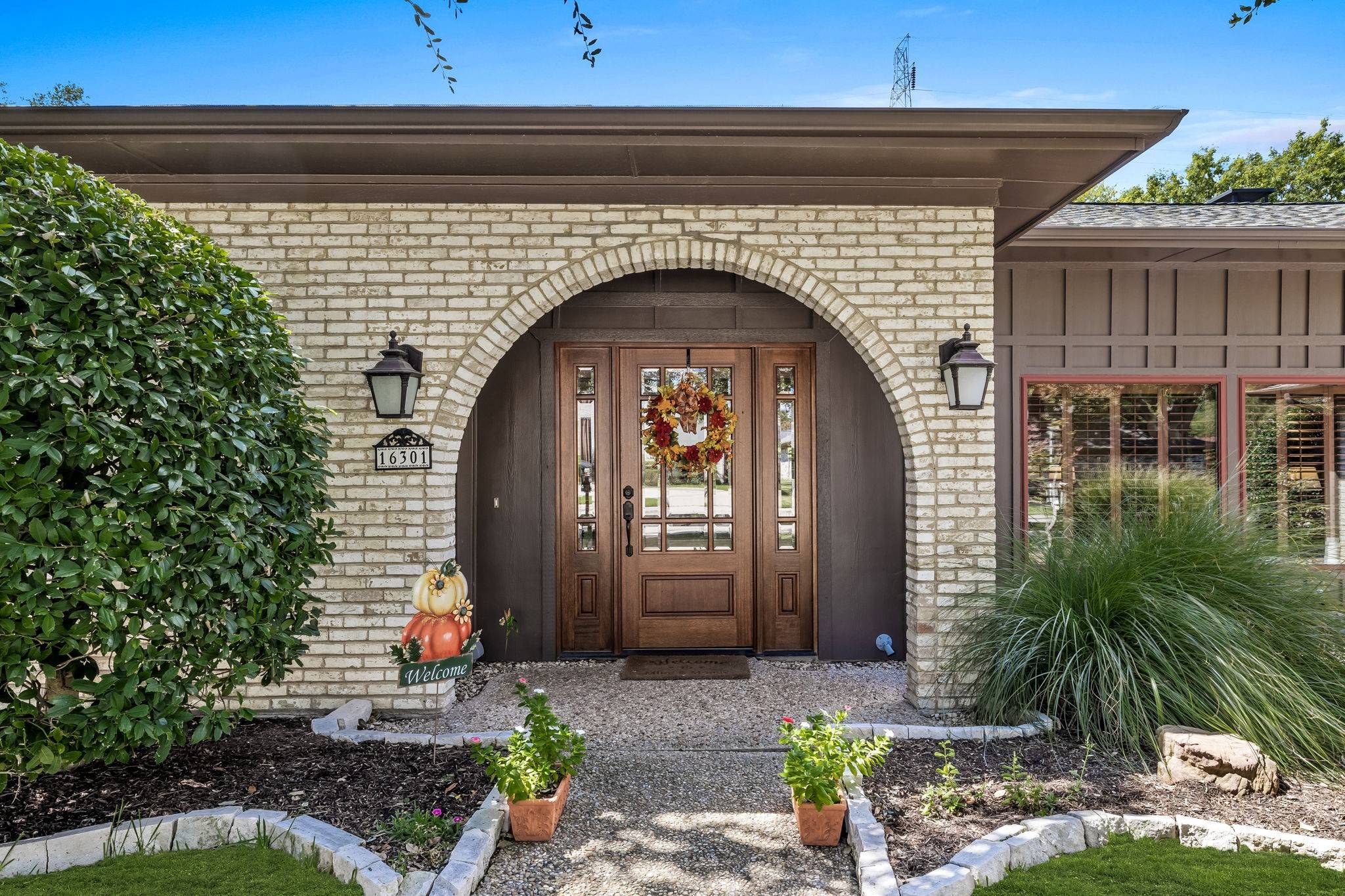 Dallas, TX 75248,16301 Dalmalley LN