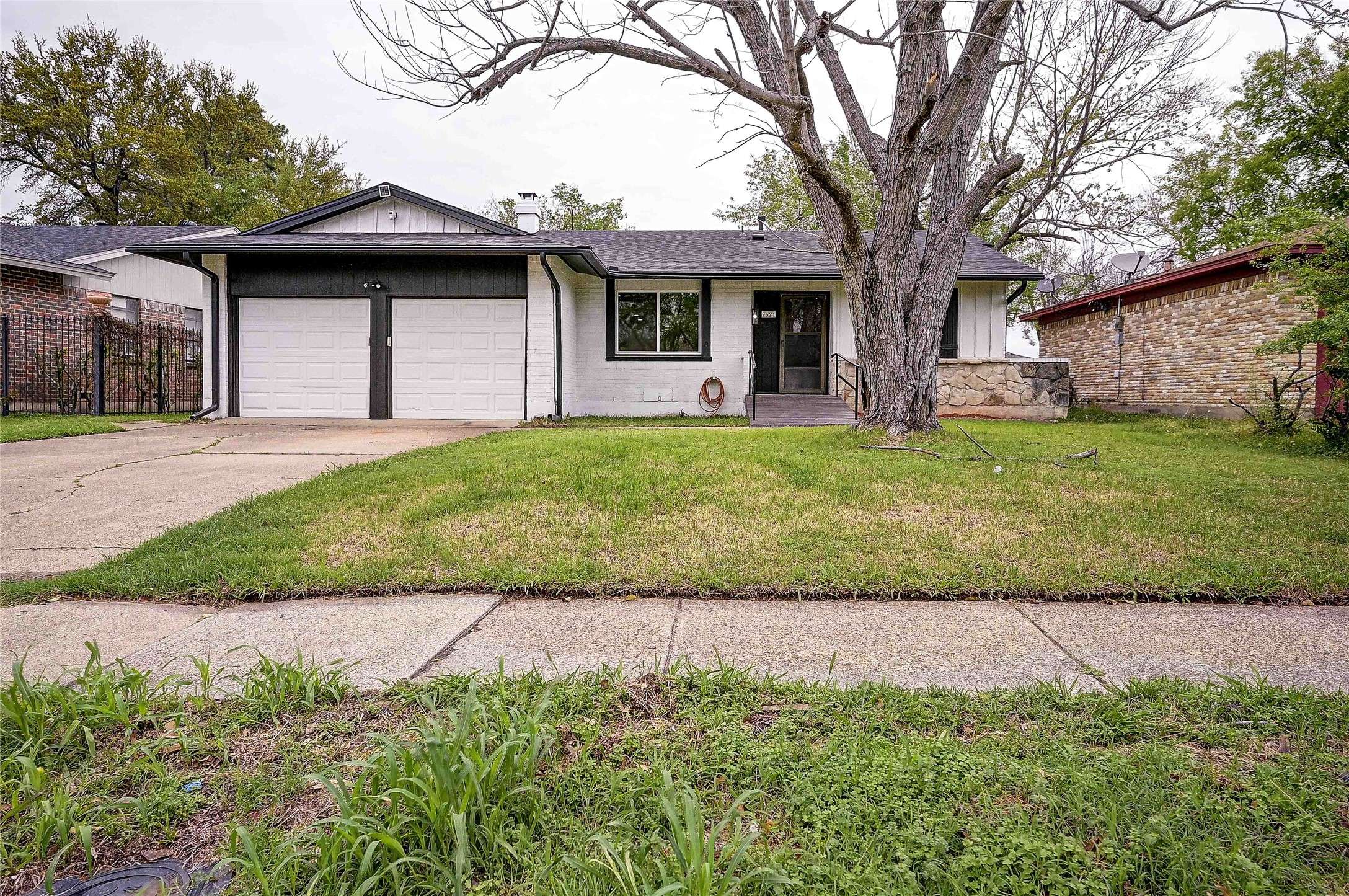 9521 Crestshire DR, Dallas, TX 75227