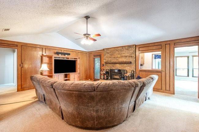 Lucas, TX 75002,390 Holly LN
