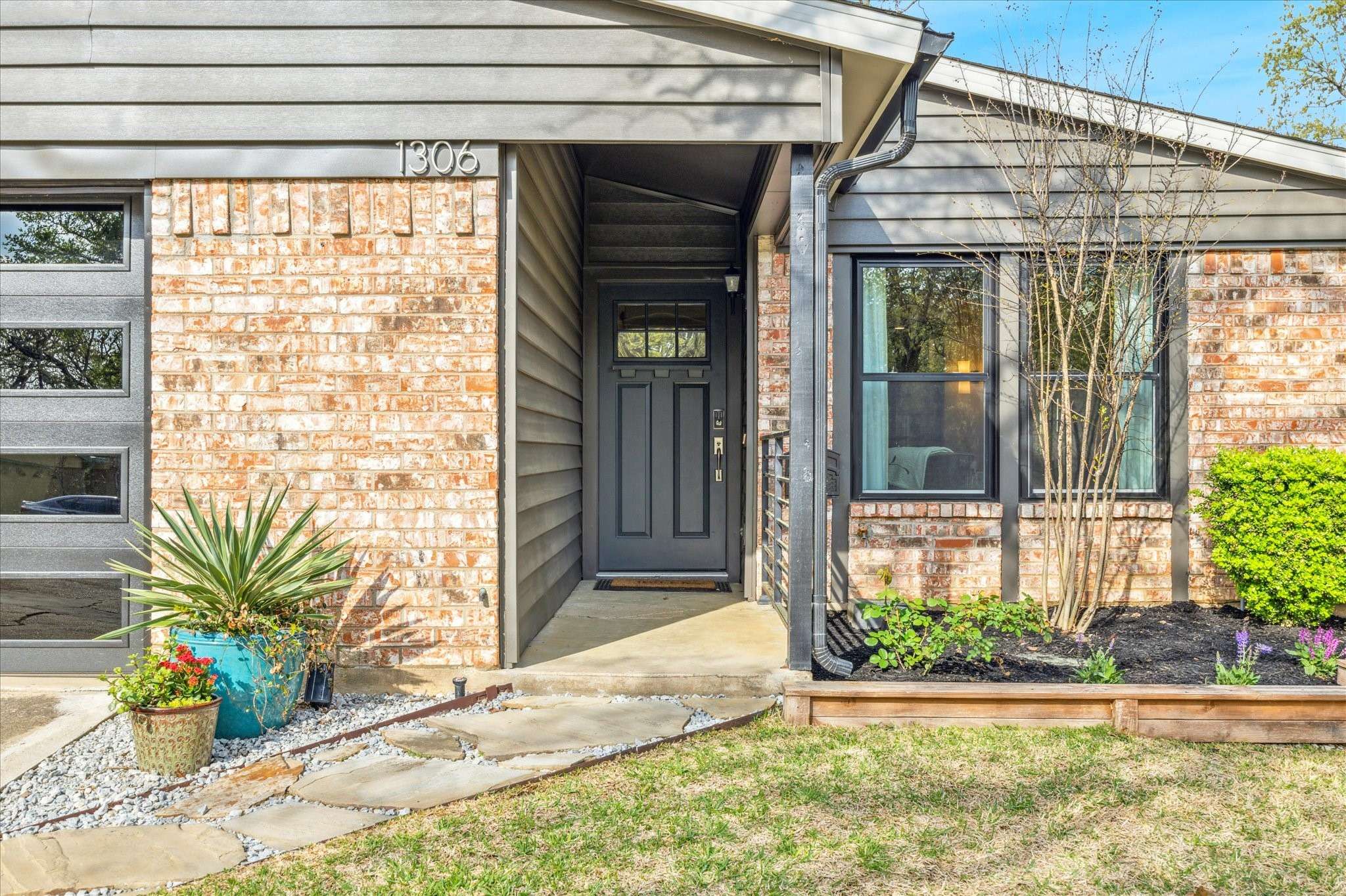 1306 Martin CT, Grapevine, TX 76051