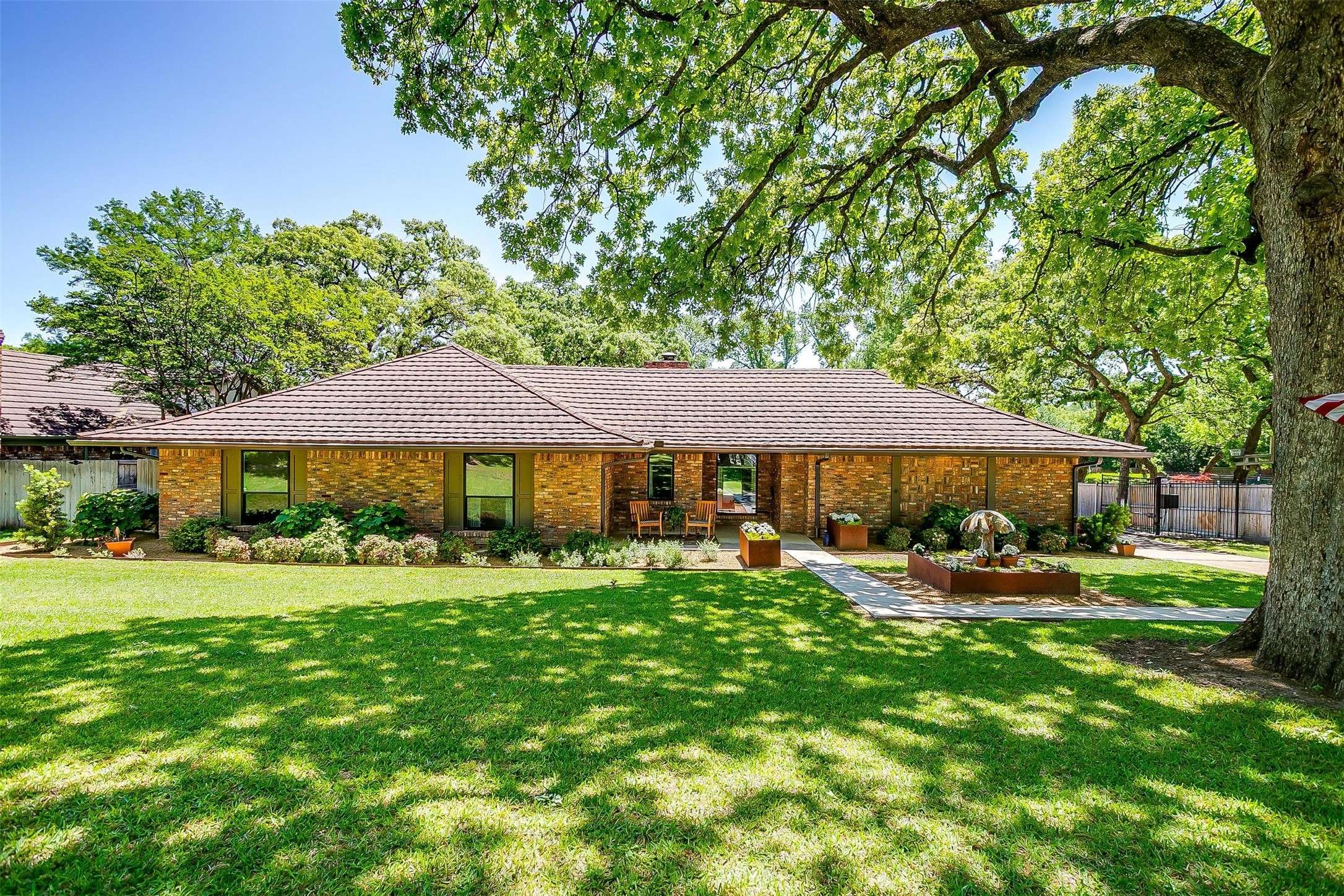 Azle, TX 76020,332 Driftwood CT