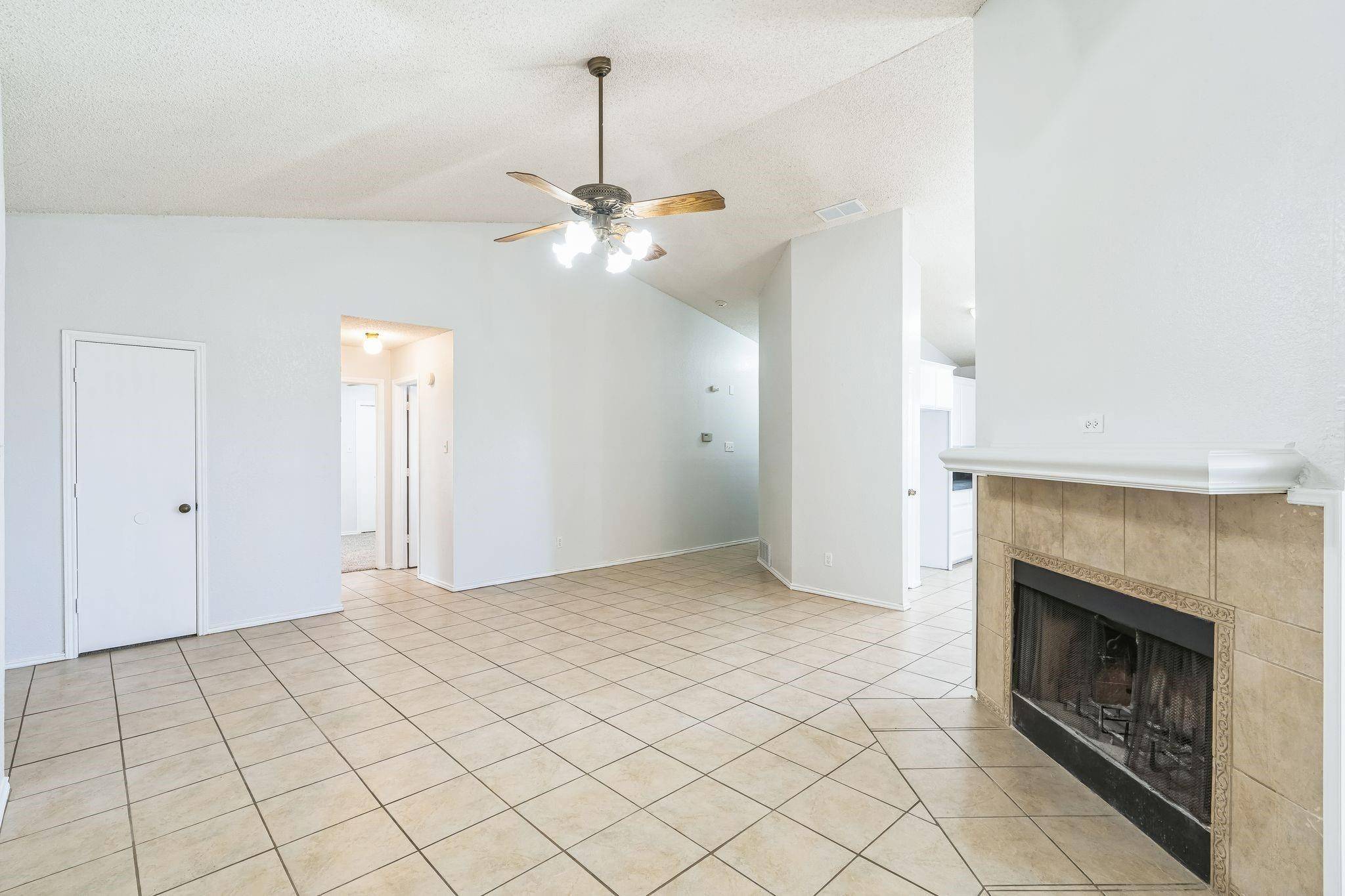 Saginaw, TX 76179,1012 West Hills TER