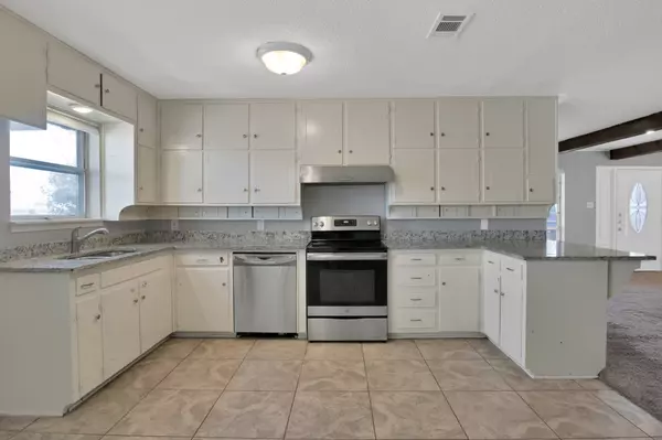 Hurst, TX 76053,1421 Wreyhill DR