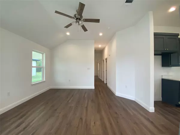 Corsicana, TX 75110,115 E 13th AVE