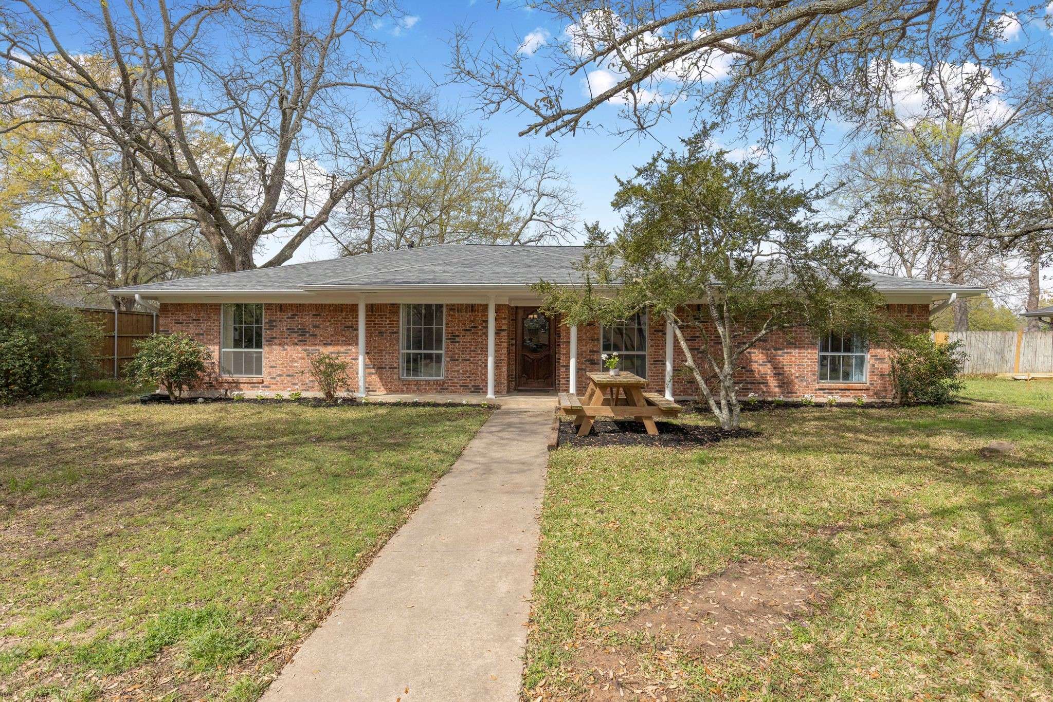 3020 Arapaho RD, Commerce, TX 75428