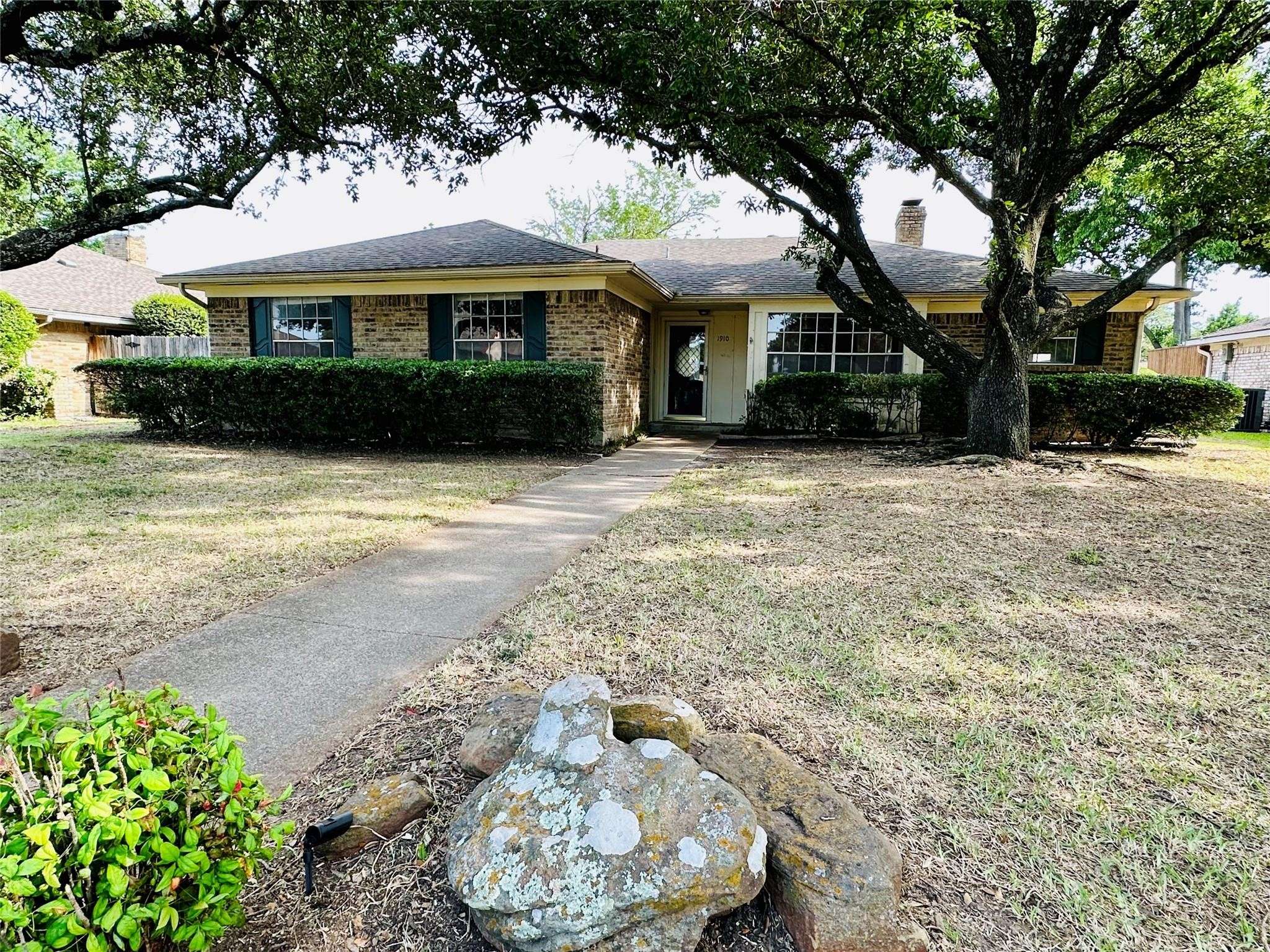 1910 Tulane DR, Richardson, TX 75081