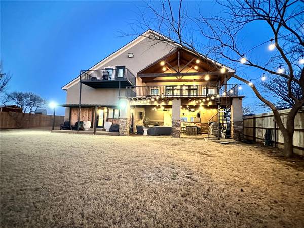 301 E Moonshine RD, Seymour, TX 76380