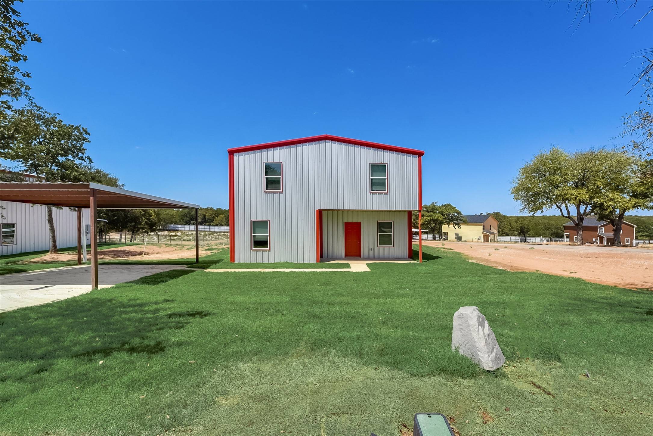1079 Deer LN, Azle, TX 76020