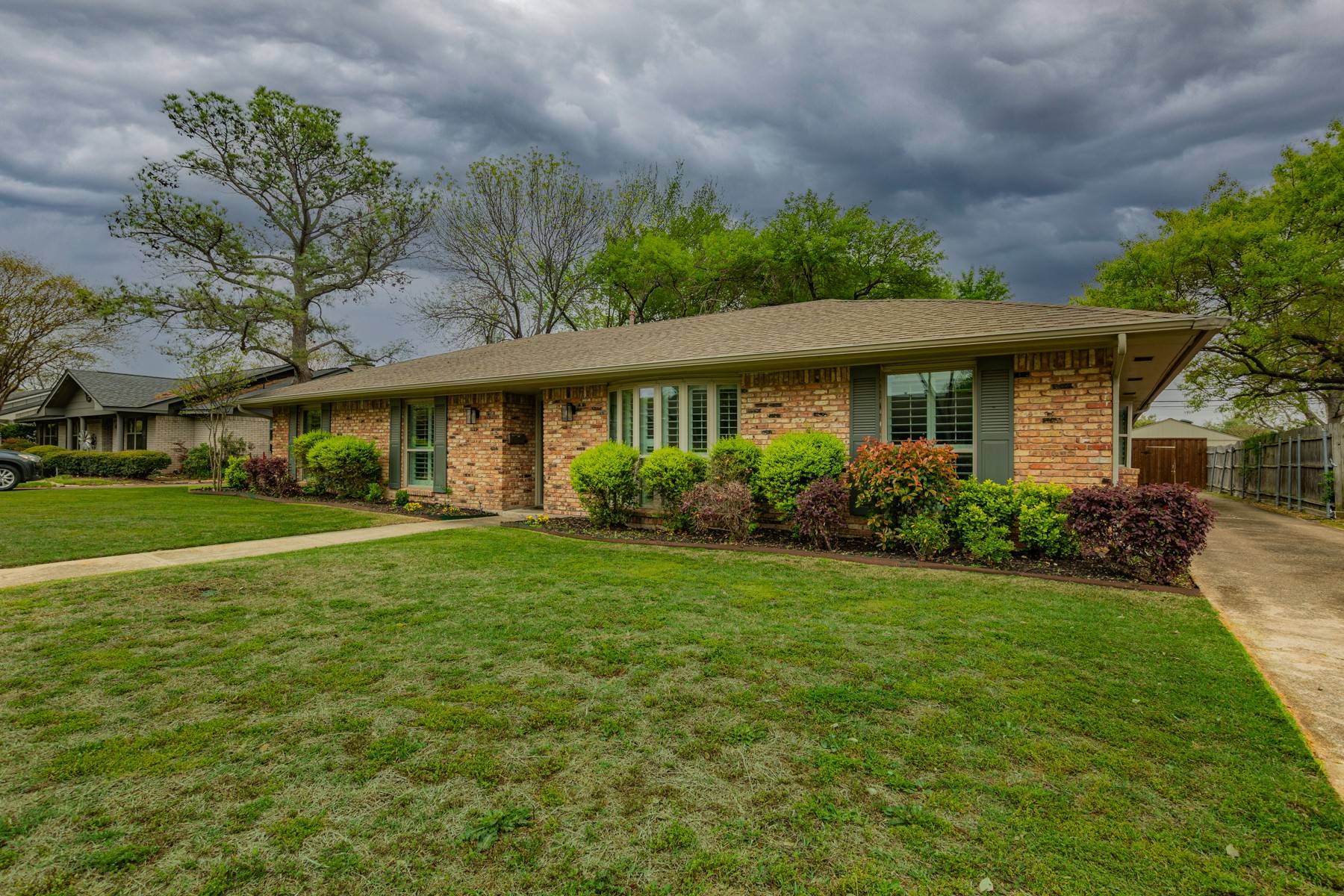 Dallas, TX 75229,3336 Whitehall DR