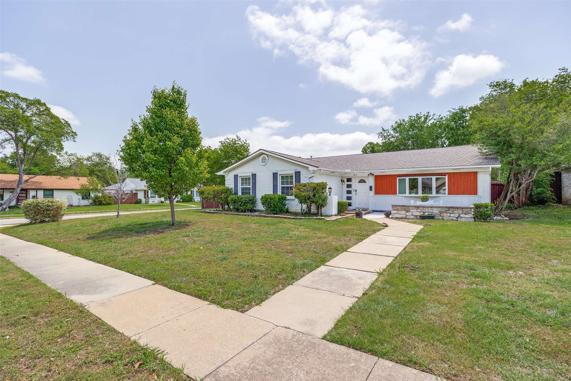 1215 Cloverdale DR, Richardson, TX 75080