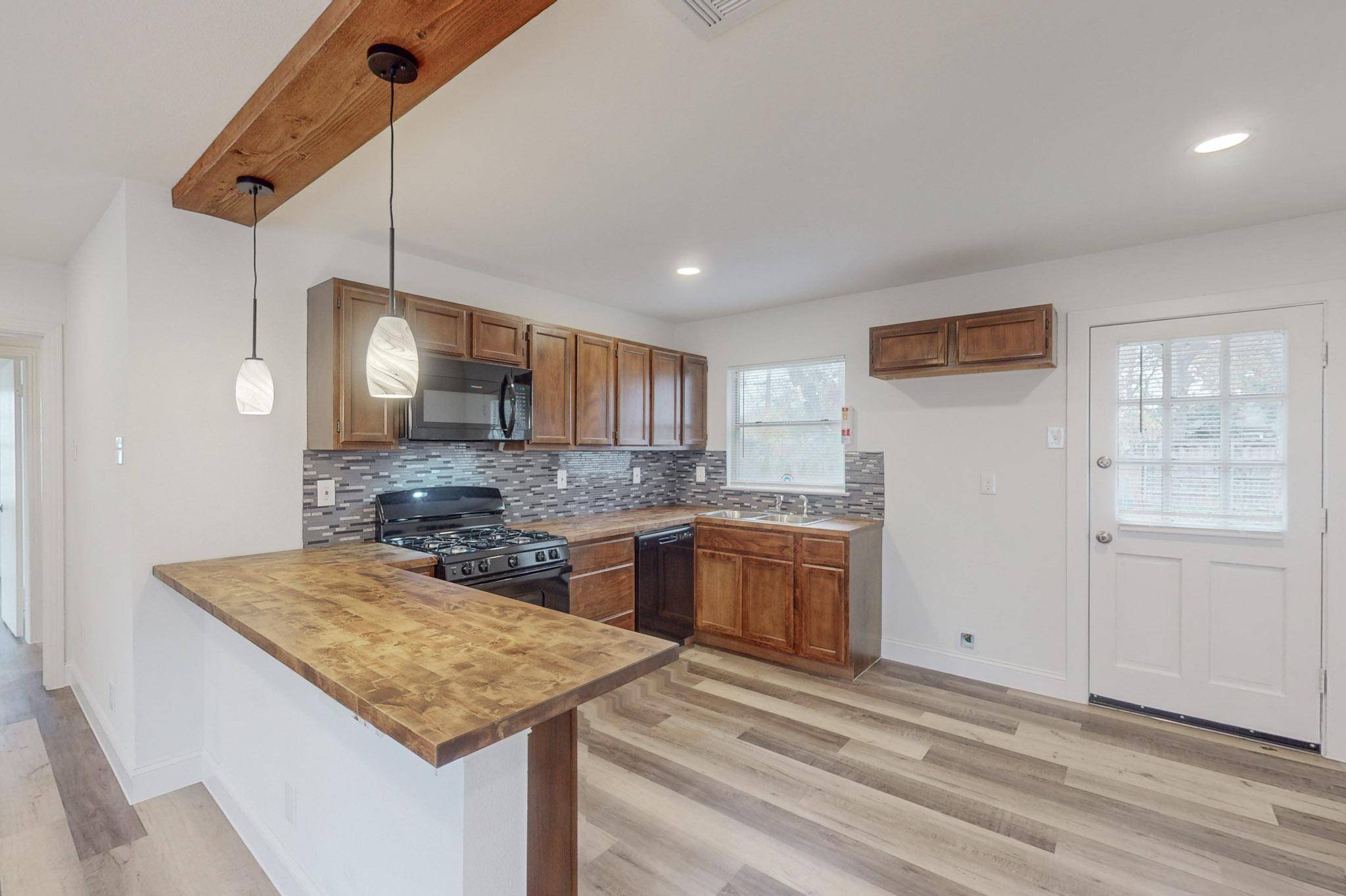 11613 Lippitt AVE, Dallas, TX 75218