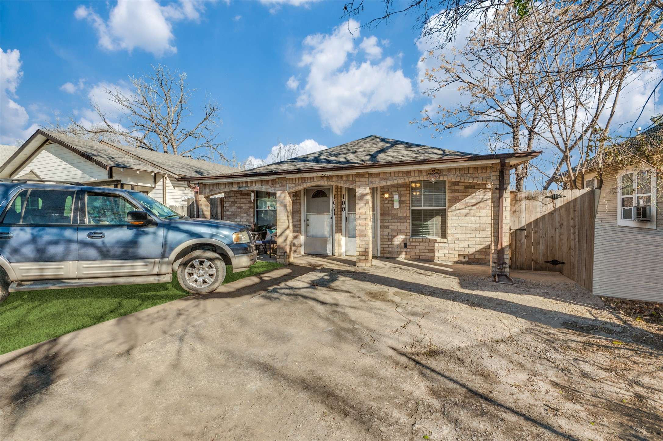 2210 N Houston ST, Fort Worth, TX 76164