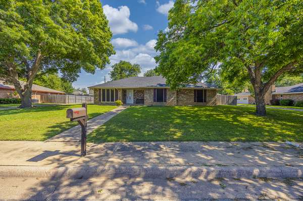 703 Athenia WAY, Duncanville, TX 75137