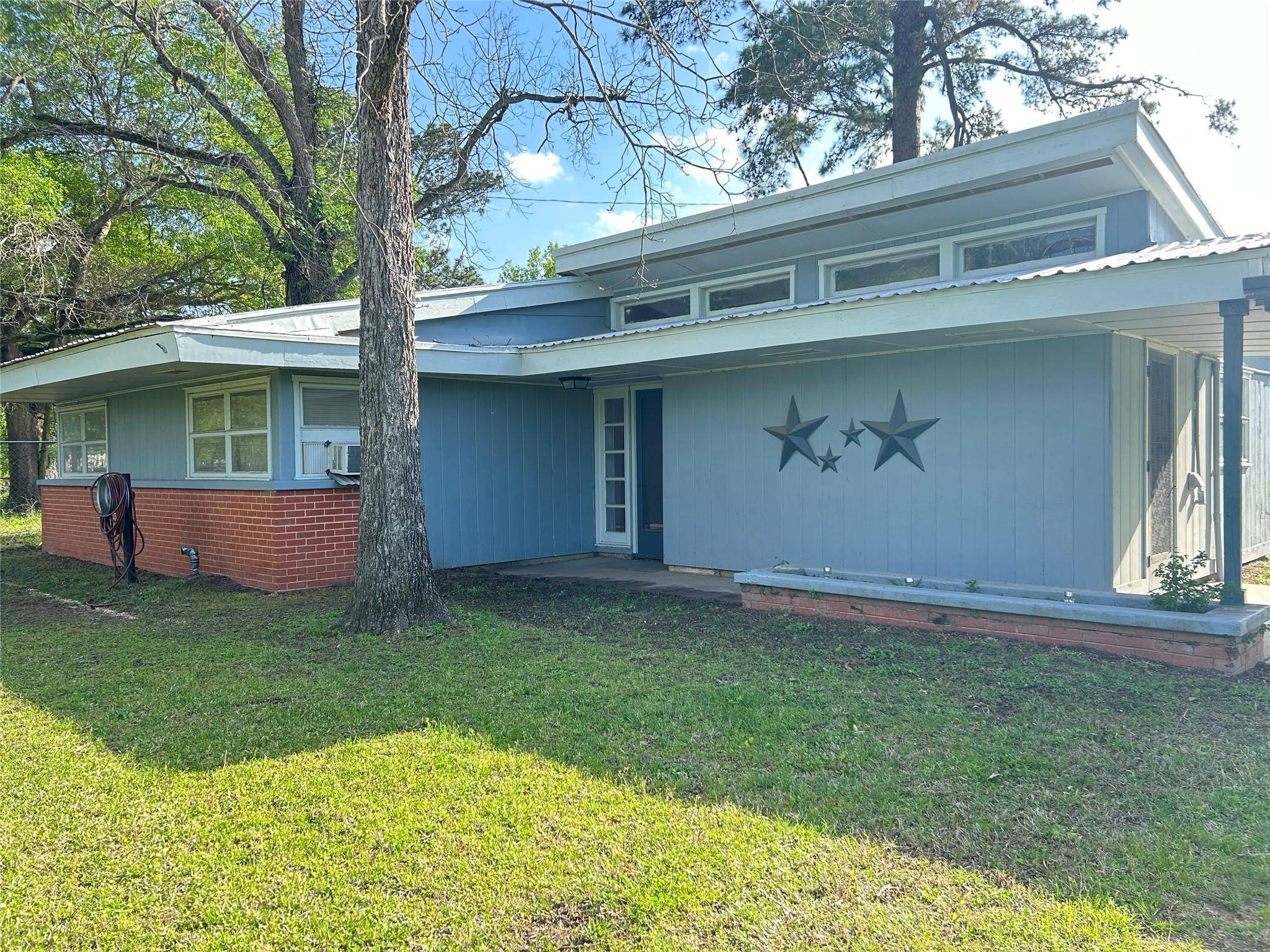 Oakwood, TX 75855,539 Granger ST