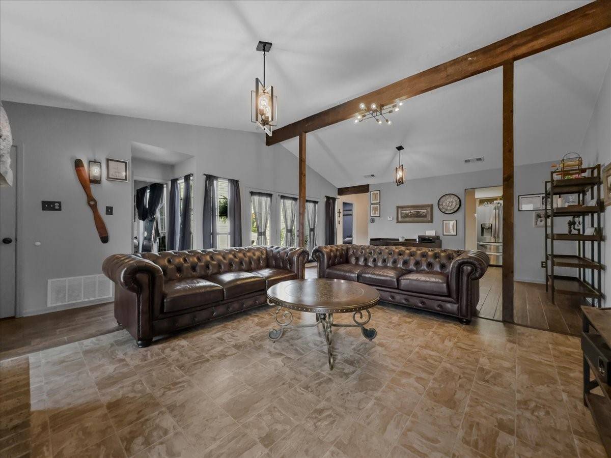 1710 Woodland PL, Corsicana, TX 75110