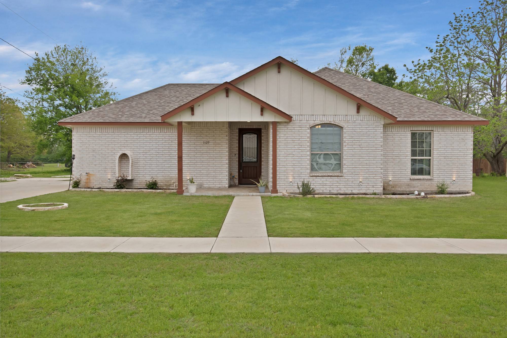1123 W End ST, Terrell, TX 75160