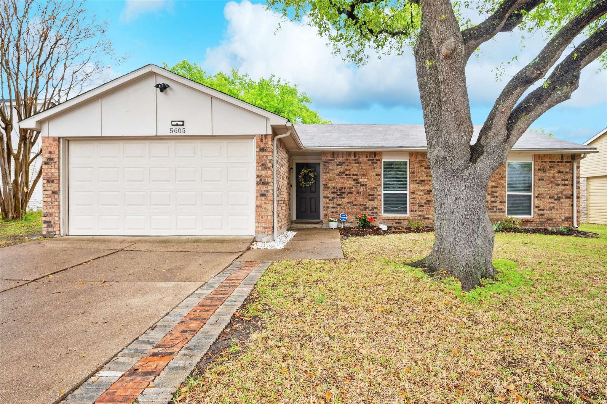 5605 Oak LN, Rowlett, TX 75089
