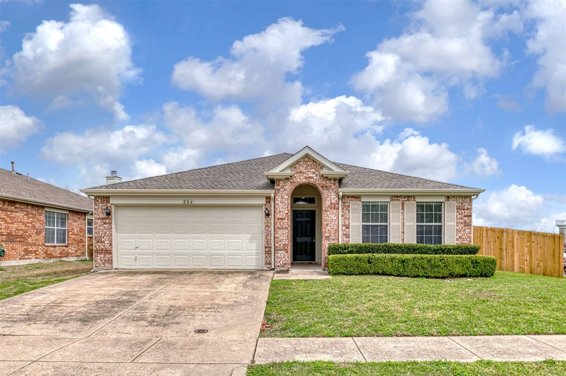 206 Lakehurst DR, Wylie, TX 75098