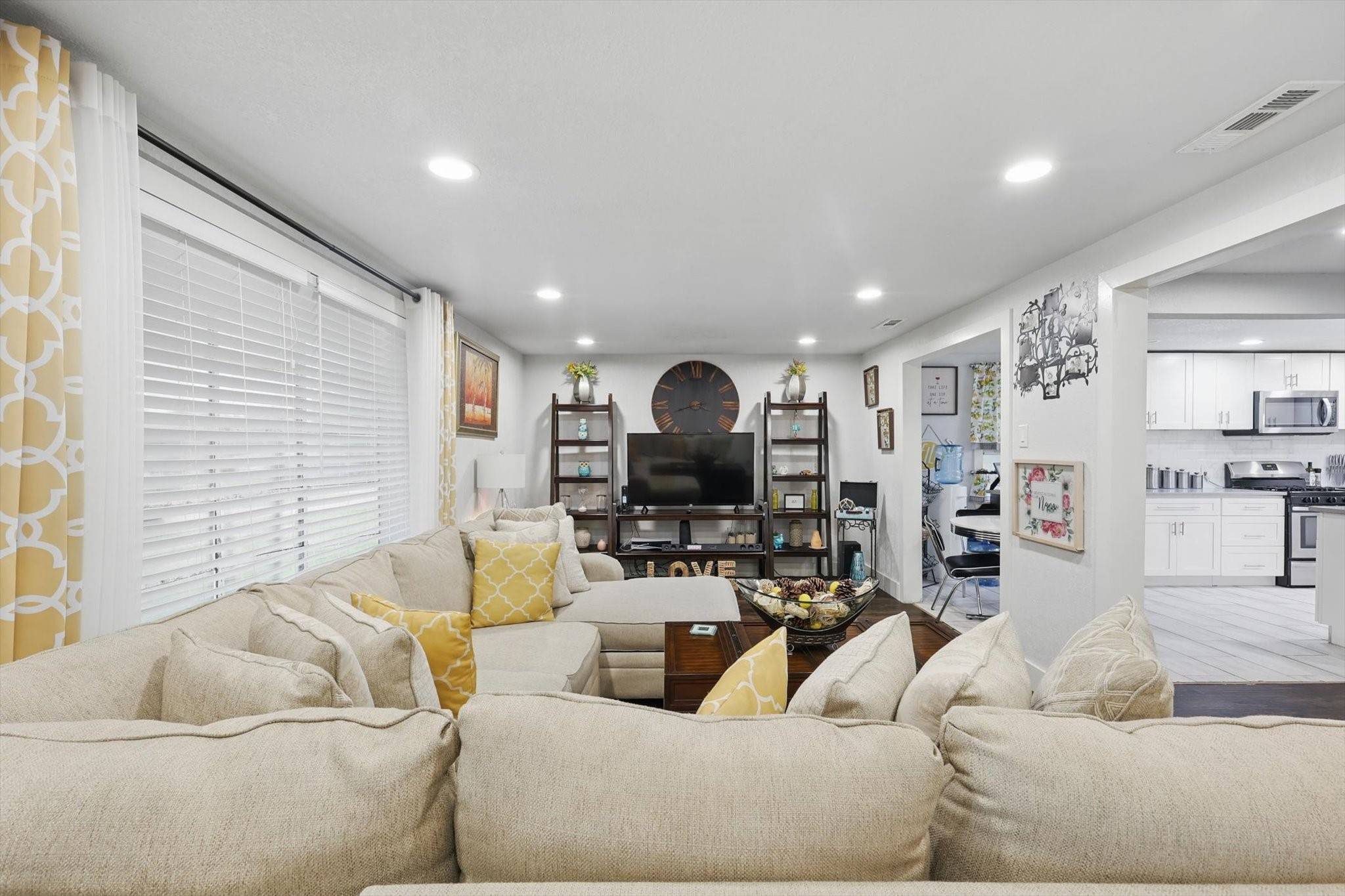 Dallas, TX 75227,9315 Renova DR