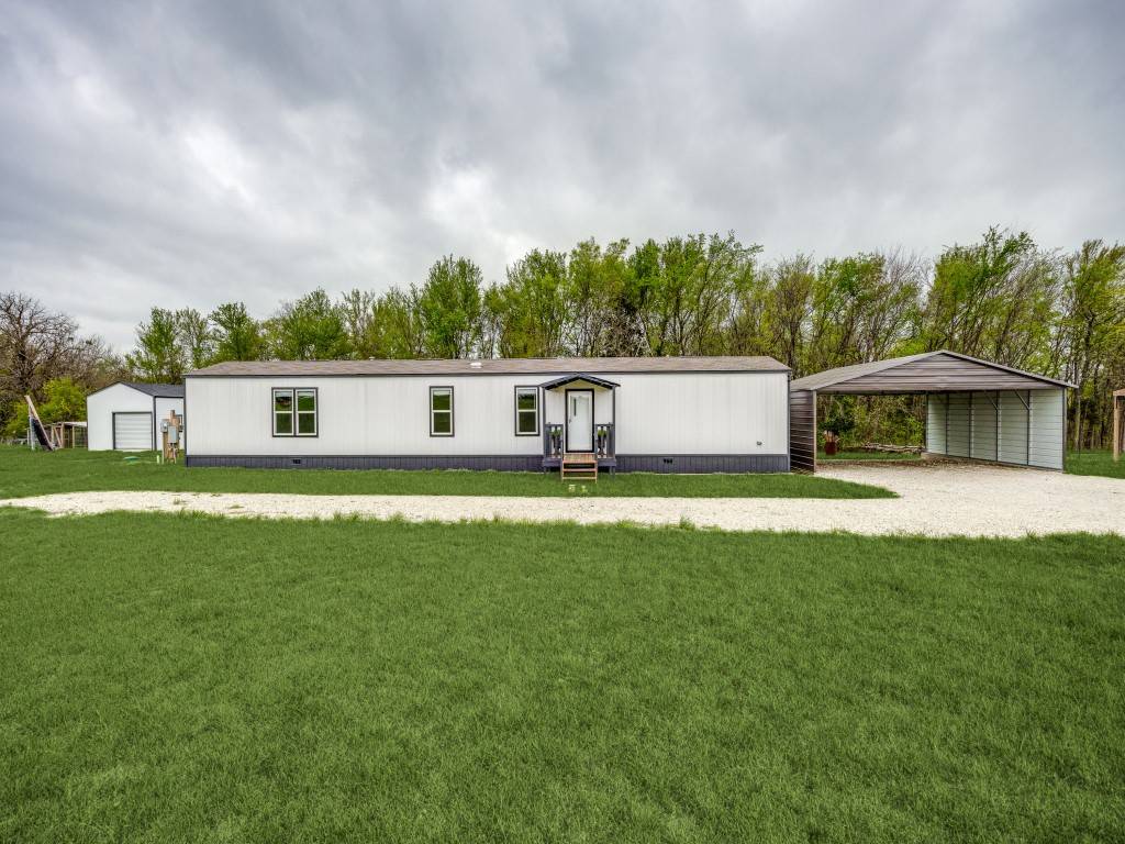 1660 Red RD, Howe, TX 75459