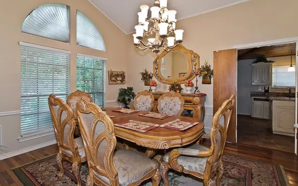 Duncanville, TX 75137,915 Greenbriar LN