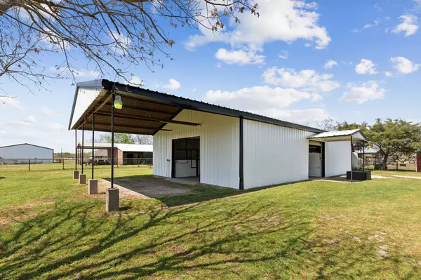 Denton, TX 76208,3079 N Trinity RD