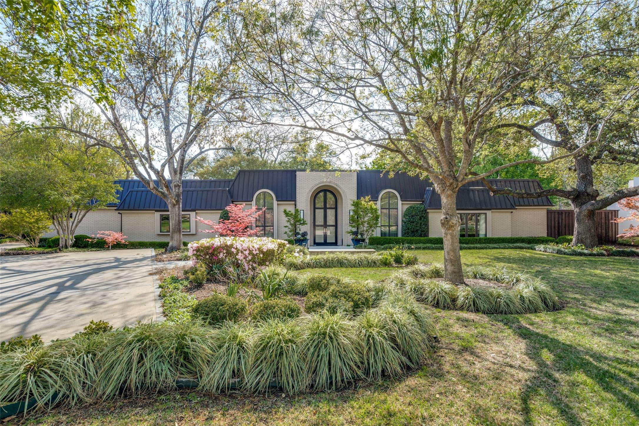 10989 Crooked Creek DR, Dallas, TX 75229