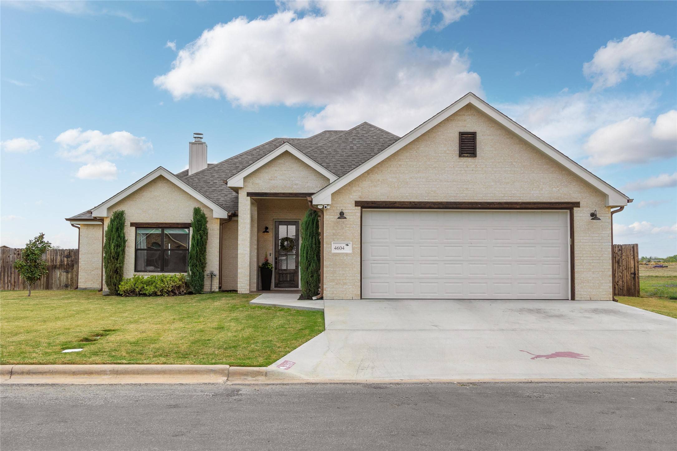 4604 4th ST, Brownwood, TX 76801