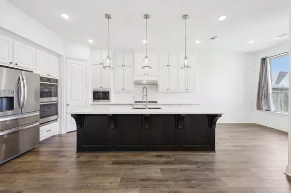 Aubrey, TX 76227,4101 Hawthorn DR