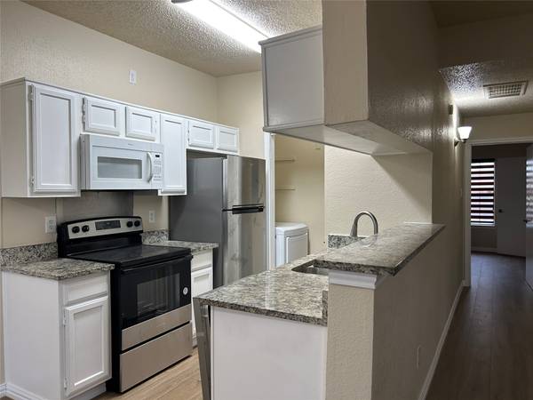 4101 Esters RD #103, Irving, TX 75038