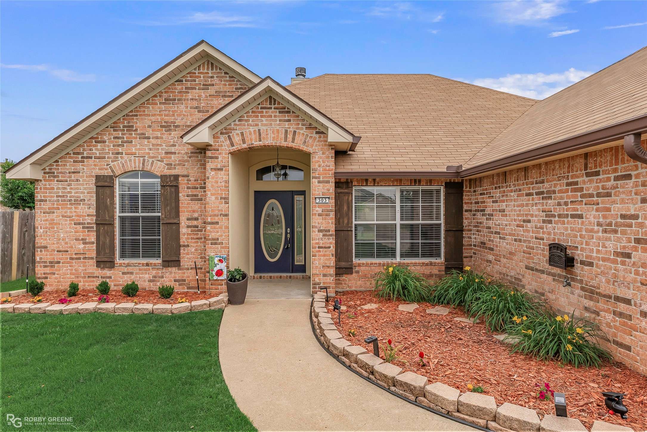 303 Avondale CIR, Bossier City, LA 71112