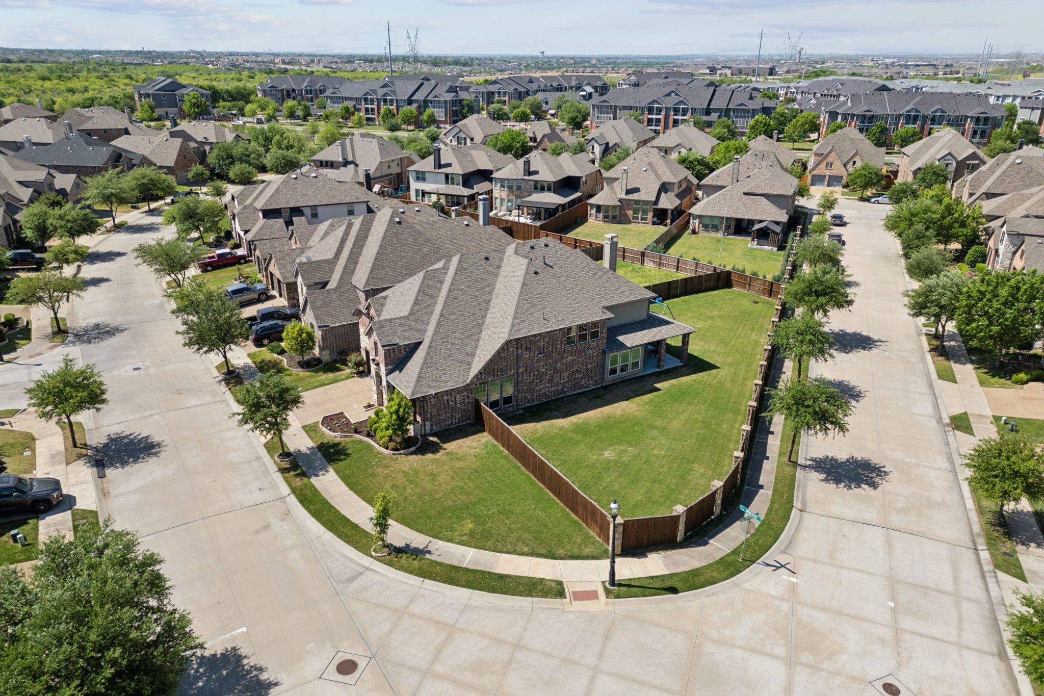 708 Winehart ST, Lewisville, TX 75056
