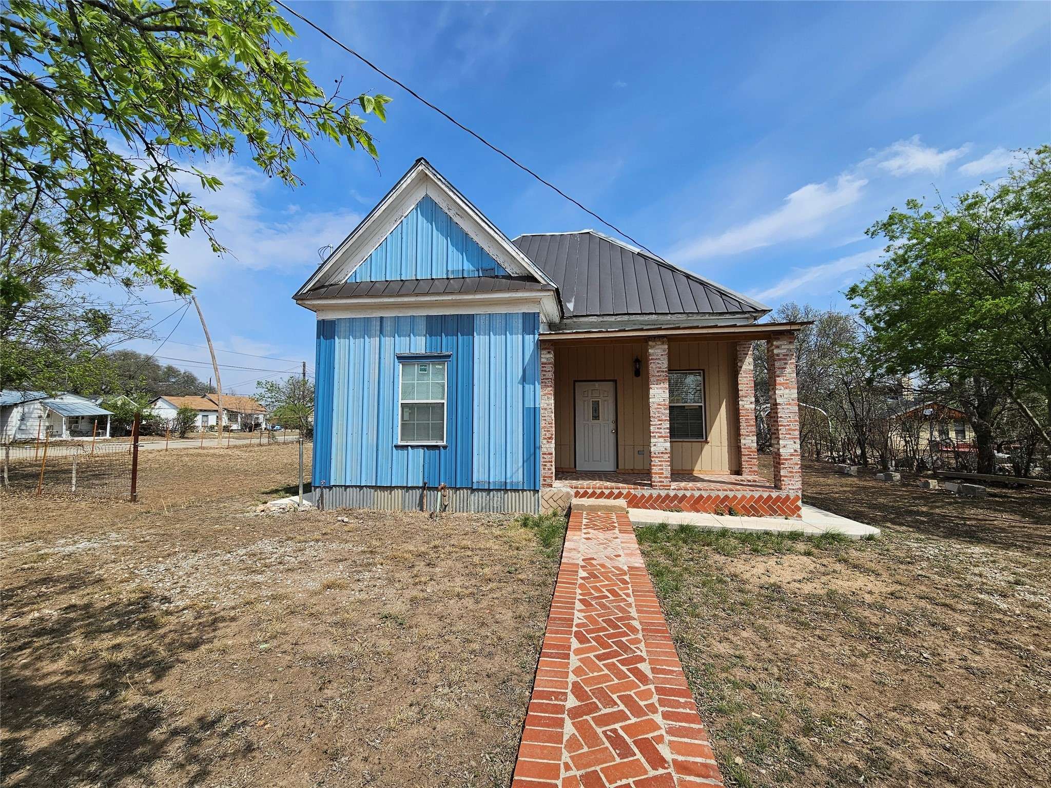501 E 10th ST, Brady, TX 76825