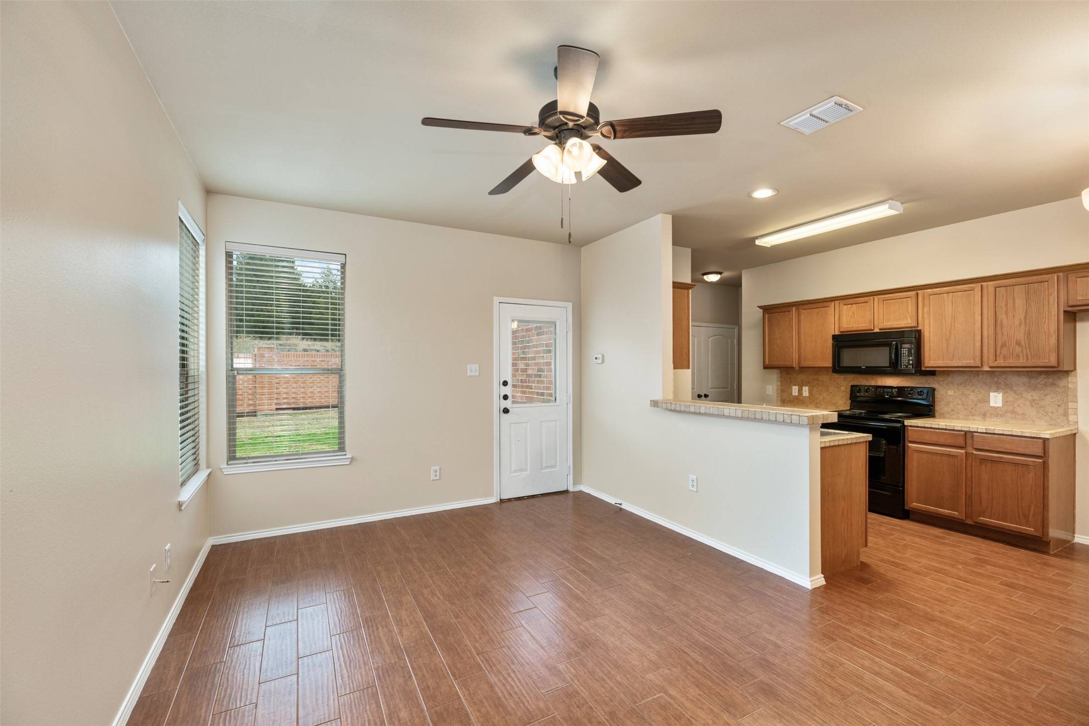 Lavon, TX 75166,380 Armstrong LN