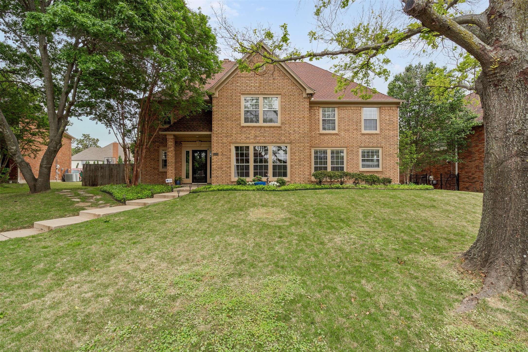 5109 Dewdrop LN, Fort Worth, TX 76123