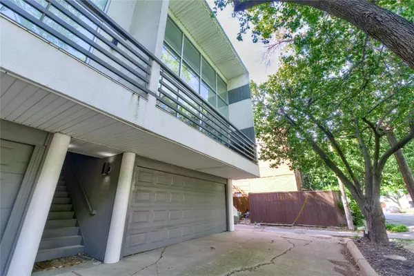 Dallas, TX 75219,4239 Holland AVE #F