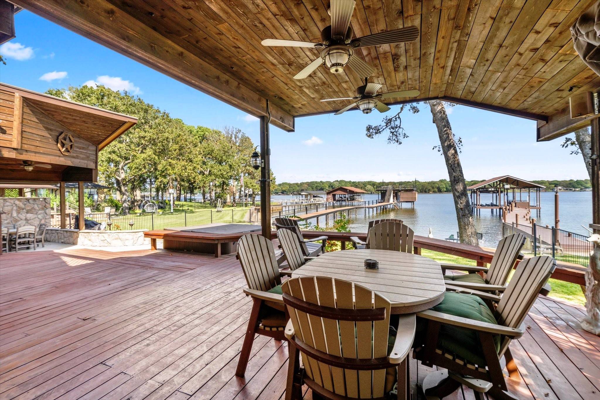 169 Deer Island RD, Mabank, TX 75156