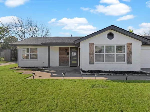 Euless, TX 76040,917 Clebud DR