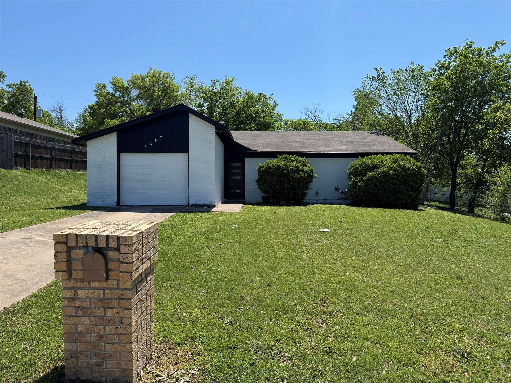 8237 Albert ST, White Settlement, TX 76108